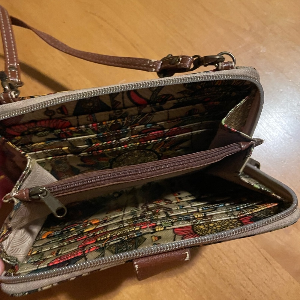 The Sak Sakroots crossbody wallet. - Picture 2 of 6